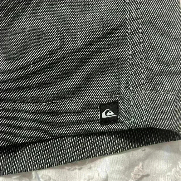 Quiksilver gray flat front men’s shorts. Size 30 - Picture 10 of 11